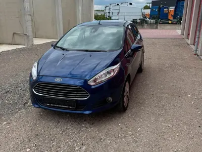 Gebraucht Ford Fiesta Titanium 80 PS (58 kW) 2016 Blau Kleinwagen
