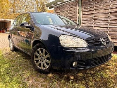 Second-hand VW Golf IV Trendline 75 CP (55 kW) 2005 Albastru Berlinǎ