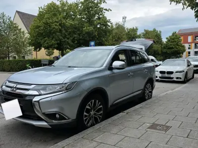 Gebraucht Mitsubishi Outlander 105 PS (77 kW) 2015 Grau SUV