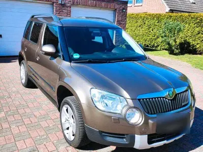 Usata Skoda Yeti GreenLine 105 CV (77 kW) 2013 Marrone SUV