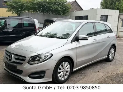 Gebraucht Mercedes B180 Style 122 PS (89 kW) 2016 Silber Kleinwagen