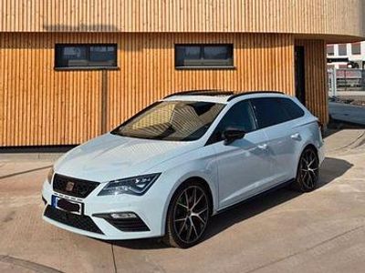 Weiß Gebraucht 2021 Seat Leon 4Drive Kombi | 25.500 € (Guter Preis)