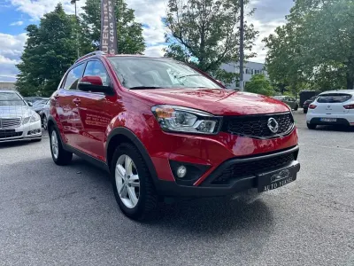 Gebraucht SsangYong Korando Crystal 150 PS (110 kW) 2015 Rot SUV