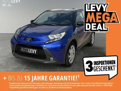 Gebraucht Toyota Aygo X Comfort 72 PS (52 kW) 2022 Juniper blue metallic/ night sky black SUV