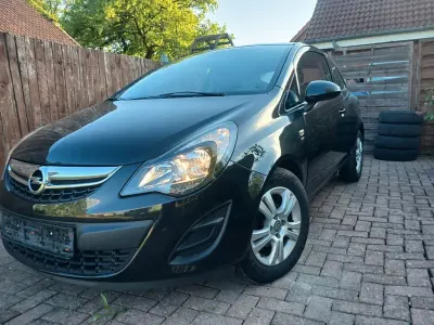 Usado Opel Corsa Energy 69 HP (50 kW) 2014 Preto Citadino