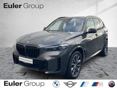 Grau Gebraucht 2024 BMW X5 Comfort Edition SUV | 73.977 € (Etwas zu teuer)