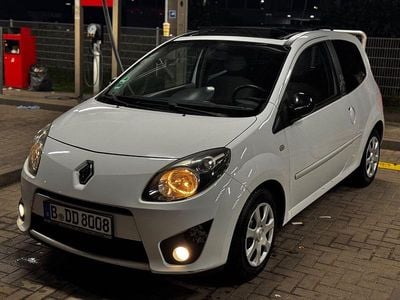 Second-hand Renault Twingo Night&Day 75 CP (55 kW) 2009 Alb Hatchback