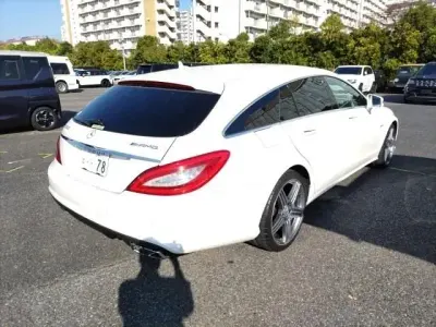 Gebraucht Mercedes CLS63 AMG Shooting Brake AMG 525 PS (386 kW) 2012 Weiß Kombi