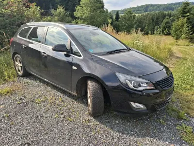 Gebraucht Opel Astra 160 PS (117 kW) 2011 Schwarz Kombi
