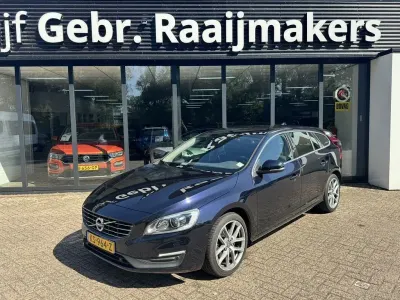 Gebraucht Volvo V60 150 PS (110 kW) 2016 Blau Kombi