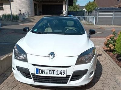 Gebraucht Renault Mégane Cabriolet Luxe 110 PS (80 kW) 2011 Weiß Cabrio
