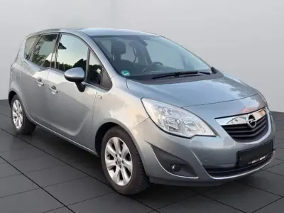 Używany Opel Meriva 140 KM (102 kW) 2014 Srebrny Minivan