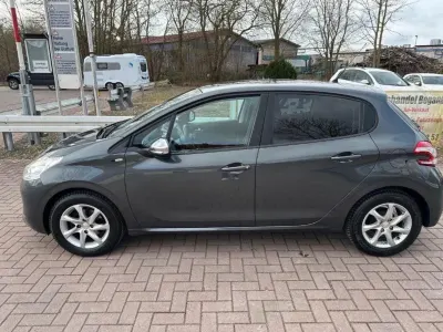 Second-hand Peugeot 208 Style 82 CP (60 kW) 2014 Gri Hatchback