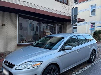 Gebraucht Ford Mondeo 140 PS (102 kW) 2011 Silber Kombi