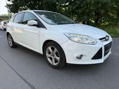 Gebraucht Ford Focus Titanium 125 PS (91 kW) 2014 Weiß Limousine