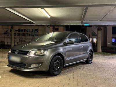 Grau Gebraucht 2013 VW Polo Kleinwagen | 5.100 € (Fairer Preis)