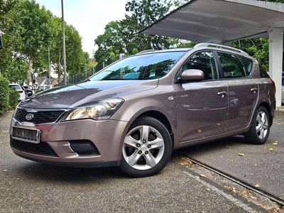 Gebraucht Kia Ceed Vision 105 PS (77 kW) 2012 Beige Kleinwagen