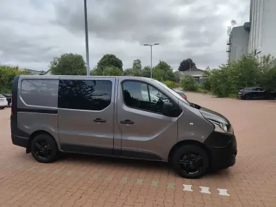 Gebraucht Nissan NV300 145 PS (106 kW) 2018 Grau Van