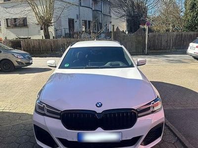 Gebraucht BMW 530 M Sport 289 PS (212 kW) 2023 Weiß Kombi