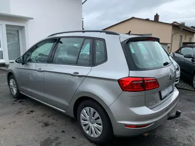 Second-hand VW Golf VII Trendline 110 CP (80 kW) 2015 Bej Berlinǎ