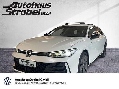 Neu VW Passat R-line 150 PS (110 kW) 2025 Oryxweiß perlmutteffekt Kombi