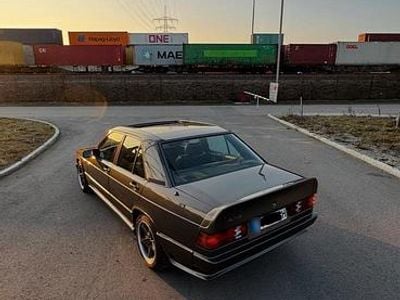 Usata Mercedes 190 AMG 166 CV (122 kW) 1986 Grigio Berlina