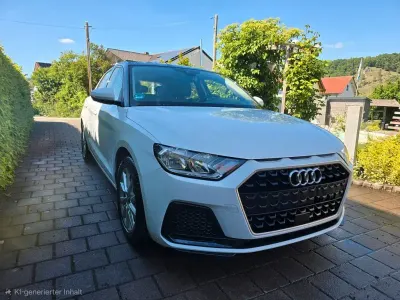 Używany Audi A1 Sportback Advanced 95 KM (69 kW) 2019 Biały Hatchback