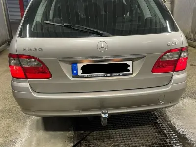 Gebraucht Mercedes E220 170 PS (125 kW) 2008 Grau Kombi