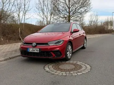 Gebraucht VW Polo R-line 110 PS (80 kW) 2024 Rot Kleinwagen