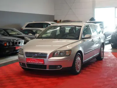 Second-hand Volvo V50 Kinetic 140 CP (102 kW) 2005 Gri Break