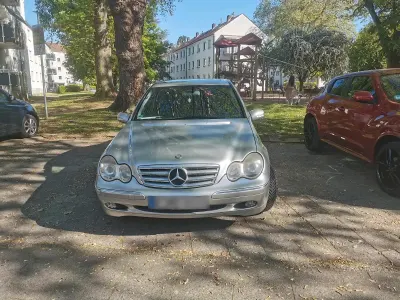 Gebraucht Mercedes C180 129 PS (94 kW) 2000 Silber Kleinwagen