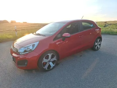 Gebraucht Kia Rio 86 PS (63 kW) 2014 Rot Kleinwagen