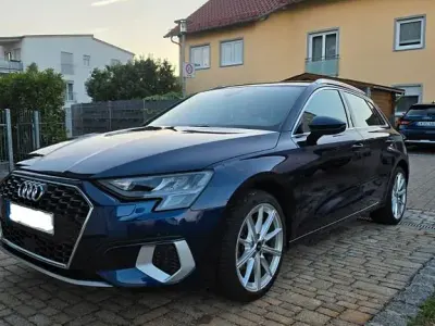 Gebraucht Audi A3 Advanced Plus 110 PS (80 kW) 2022 Blau Limousine