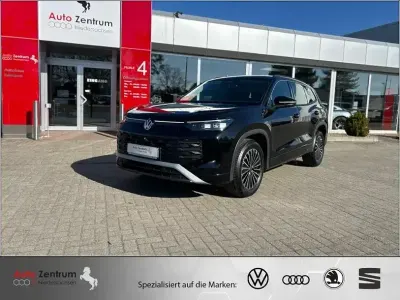 Gebraucht VW Tayron Family 193 PS (141 kW) 2025 Grenadilla black metallic SUV