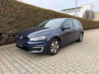 Gebraucht VW e-Golf 85 kW (116 PS) 2016 Night blue metallic Kleinwagen