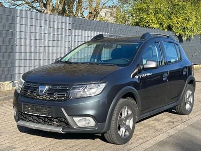 Gebraucht Dacia Sandero Prestige 90 PS (66 kW) 2017 Grau Kleinwagen
