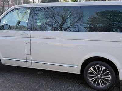 Usado VW Multivan 204 HP (150 kW) 2022 Cinzento Monovolume