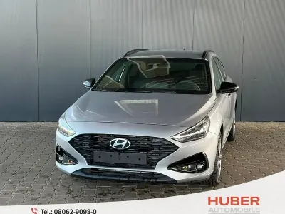 Neu Hyundai i30 Comfort 101 PS (74 kW) 2025 Shimmering silver Kombi