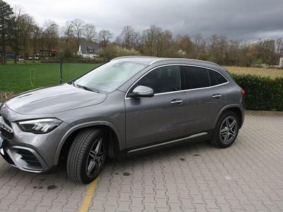 Gebraucht Mercedes GLA200 163 PS (119 kW) 2023 Grau SUV