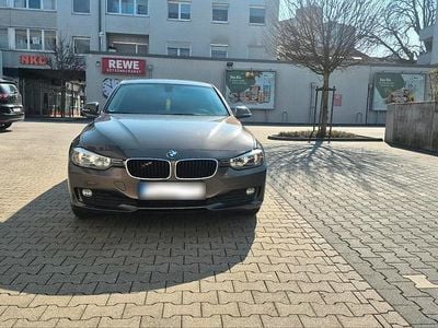 Gebraucht BMW 318 143 PS (105 kW) 2014 Braun Kombi