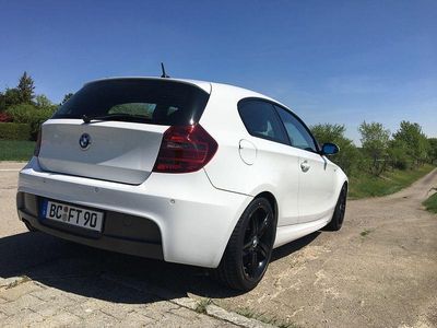 Gebraucht BMW 120 M Sport 177 PS (130 kW) 2007 Weiß Kleinwagen