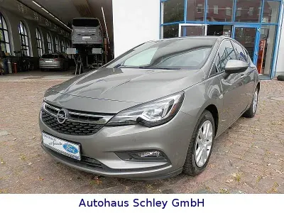 Gebraucht Opel Astra Dynamic 125 PS (91 kW) 2017 Beige Limousine