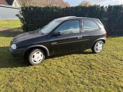 Second-hand Opel Corsa Sport 60 CP (44 kW) 1994 Negru Hatchback