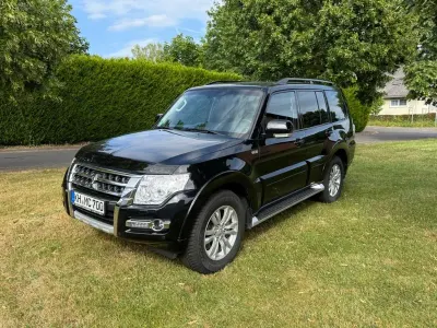 Gebraucht Mitsubishi Pajero Diamant Edition 190 PS (139 kW) 2018 Schwarz SUV