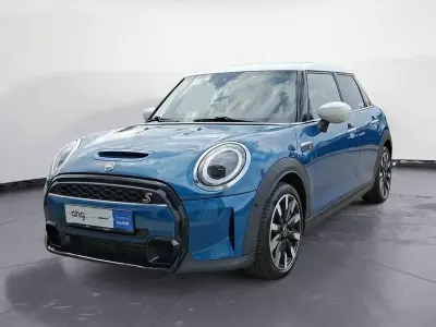 Begagnad Mini Cooper S Classic 178 HK (130 kW) 2021 Blå Halvkombi