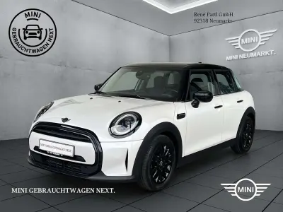 Używany Mini Cooper 136 KM (100 kW) 2023 Biały Hatchback