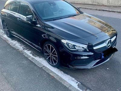 Gebraucht Mercedes CLA200 Shooting Brake AMG line 156 PS (114 kW) 2018 Schwarz Kombi