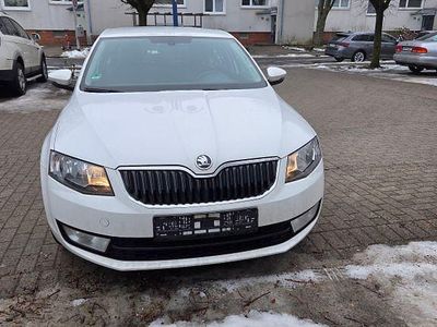 Gebraucht Skoda Octavia Elegance 105 PS (77 kW) 2013 Weiß Limousine