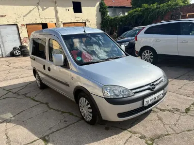 Gebraucht Opel Combo 87 PS (63 kW) 2003 Silber Van / Kleinbus