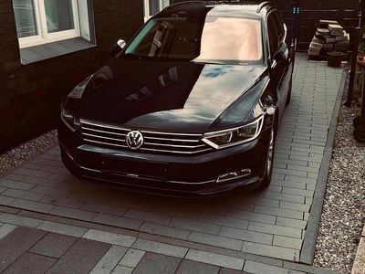 Gebraucht VW Passat 150 PS (110 kW) 2016 Blau Kombi